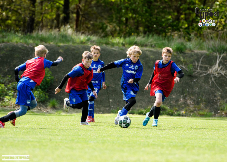 Skandování, góly a silné emoce. Malí fotbalisté si letošní Autodraft Cup užili