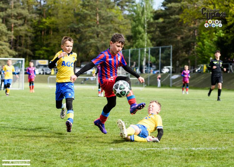 Skandování, góly a silné emoce. Malí fotbalisté si letošní Autodraft Cup užili
