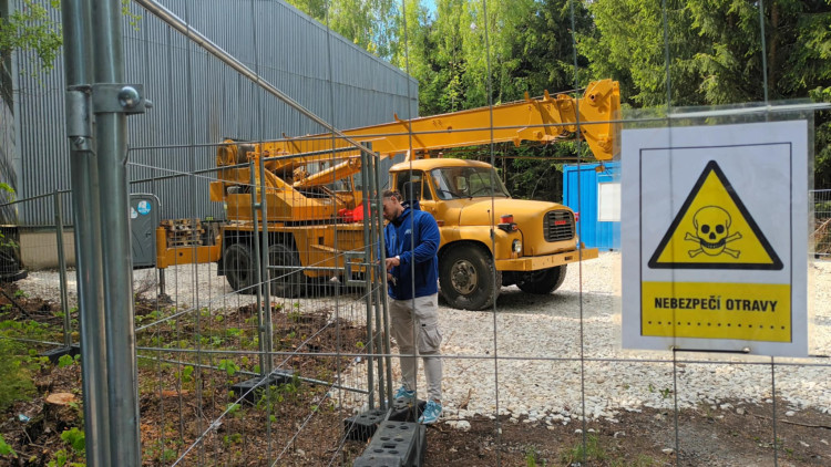 FOTOGALERIE: Nebezpečné kadmiové odpady u Vikantic na Šumpersku