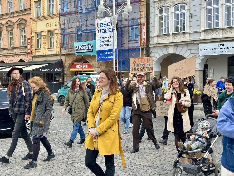 Aktivisté osvobodili primátorku ze skříně