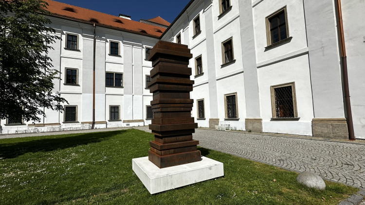 Milan Cais: Booktherapy