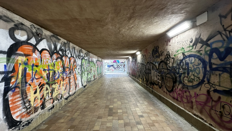 FOTOGALERIE: Podchod se zruší a nahradí ho lávka