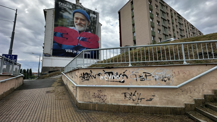 FOTOGALERIE: Podchod se zruší a nahradí ho lávka