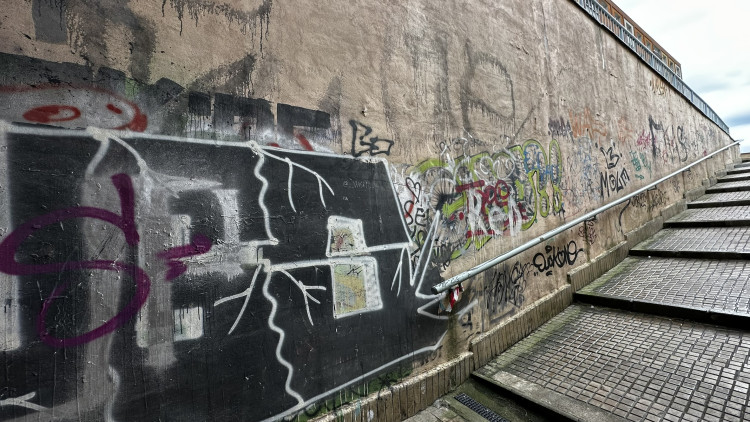 FOTOGALERIE: Podchod se zruší a nahradí ho lávka