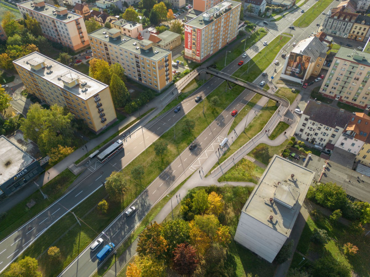 FOTOGALERIE: Podchod se zruší a nahradí ho lávka