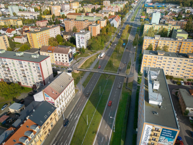 FOTOGALERIE: Podchod se zruší a nahradí ho lávka