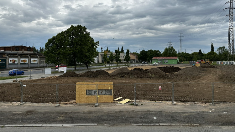 FOTOGALERIE: Konec nechvalně známého komplexu domů v Jateční ulici