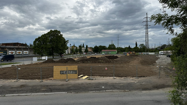 FOTOGALERIE: Konec nechvalně známého komplexu domů v Jateční ulici