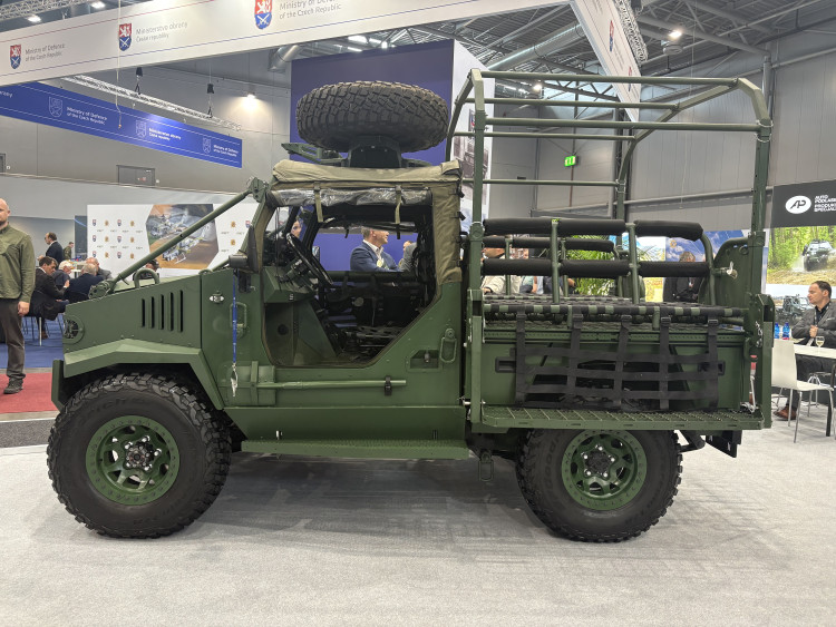 FOTOGALERIE: Na bezpečnostní veletrhy se do Brna sjela vojenská technika z celého světa