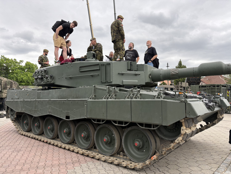 FOTOGALERIE: Na bezpečnostní veletrhy se do Brna sjela vojenská technika z celého světa