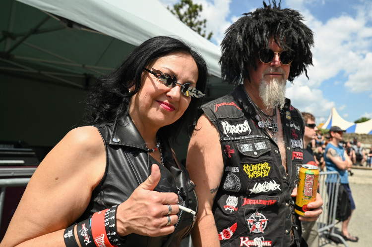 FOTOGALERIE: Sorfest přilákal fanoušky rocku na Slezskoostravský hrad. Hrálo se ze tří pódií