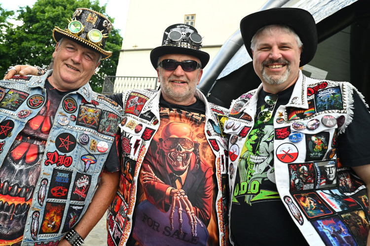 FOTOGALERIE: Sorfest přilákal fanoušky rocku na Slezskoostravský hrad. Hrálo se ze tří pódií