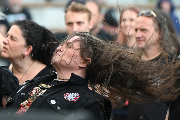 FOTOGALERIE: Sorfest přilákal fanoušky rocku na Slezskoostravský hrad. Hrálo se ze tří pódií