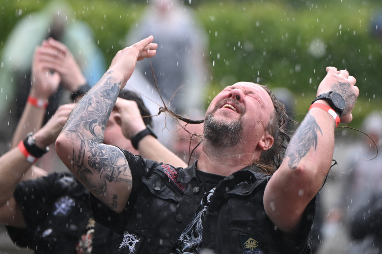 FOTOGALERIE: Sorfest přilákal fanoušky rocku na Slezskoostravský hrad. Hrálo se ze tří pódií