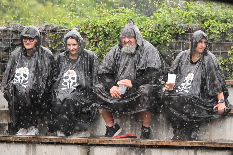 FOTOGALERIE: Sorfest přilákal fanoušky rocku na Slezskoostravský hrad. Hrálo se ze tří pódií