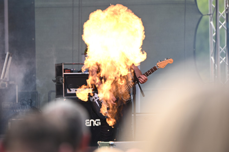 FOTOGALERIE: Sorfest přilákal fanoušky rocku na Slezskoostravský hrad. Hrálo se ze tří pódií