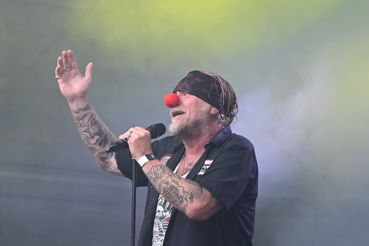 FOTOGALERIE: Sorfest přilákal fanoušky rocku na Slezskoostravský hrad. Hrálo se ze tří pódií