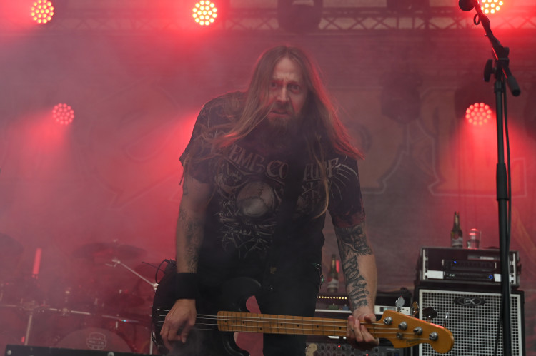 FOTOGALERIE: Sorfest přilákal fanoušky rocku na Slezskoostravský hrad. Hrálo se ze tří pódií