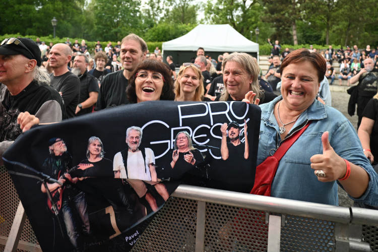 FOTOGALERIE: Sorfest přilákal fanoušky rocku na Slezskoostravský hrad. Hrálo se ze tří pódií