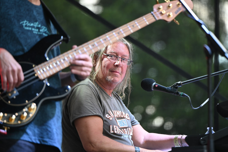 FOTOGALERIE: Sorfest přilákal fanoušky rocku na Slezskoostravský hrad. Hrálo se ze tří pódií