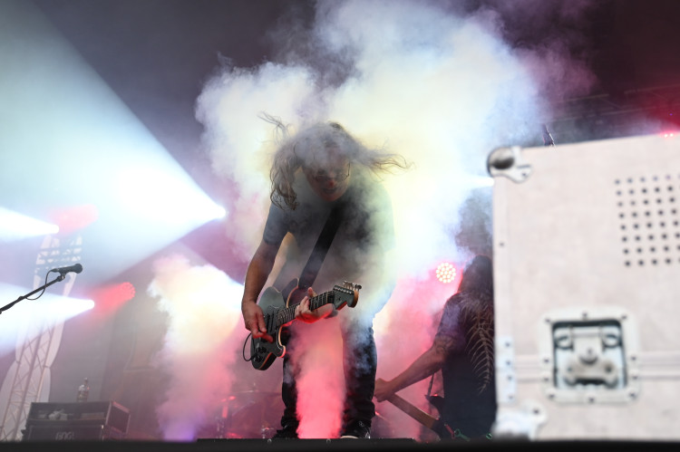 FOTOGALERIE: Sorfest přilákal fanoušky rocku na Slezskoostravský hrad. Hrálo se ze tří pódií