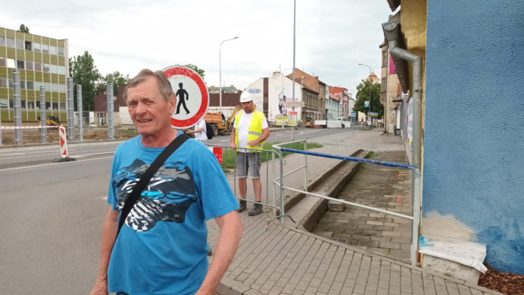 FOTOGALERIE: Stavba kritizovaného parkovacího domu v Prostějově vyvolala uzavírky