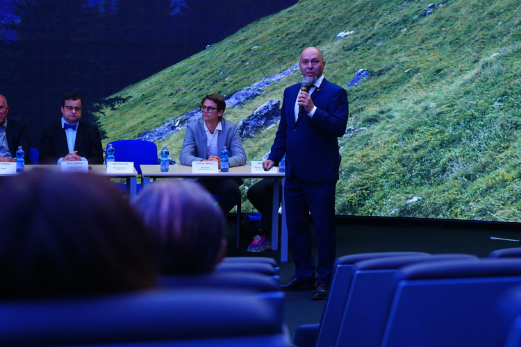 FOTOGALERIE: Pražské planetárium má novou kopuli. Filmy o vesmíru lidé uvidí v 3D iluzi