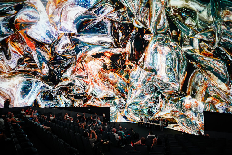 FOTOGALERIE: Pražské planetárium má novou kopuli. Filmy o vesmíru lidé uvidí v 3D iluzi