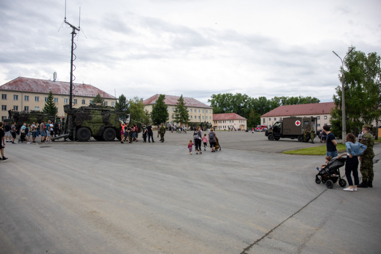 FOTOGALERIE: Den otevřených dveří v armádním areálu v Přáslavicích nabídl akční i statické ukázky