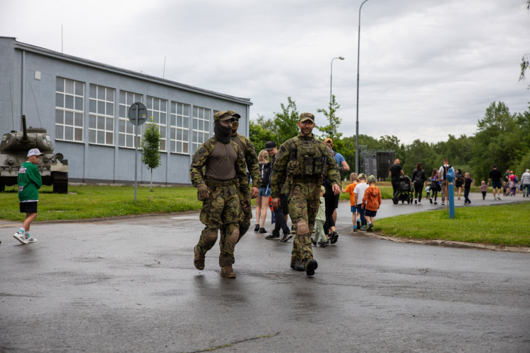 FOTOGALERIE: Den otevřených dveří v armádním areálu v Přáslavicích nabídl akční i statické ukázky