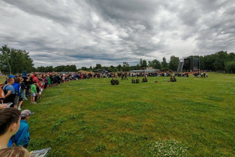 FOTOGALERIE: Den otevřených dveří v armádním areálu v Přáslavicích nabídl akční i statické ukázky