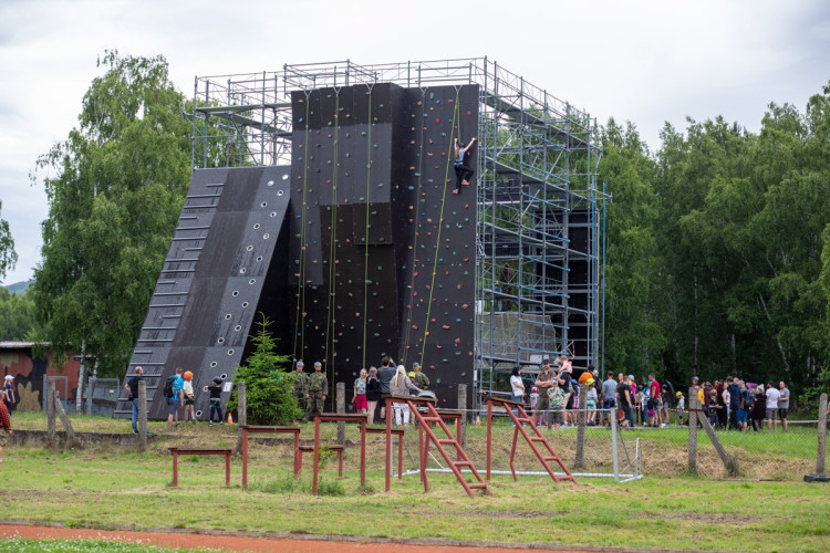 FOTOGALERIE: Den otevřených dveří v armádním areálu v Přáslavicích nabídl akční i statické ukázky