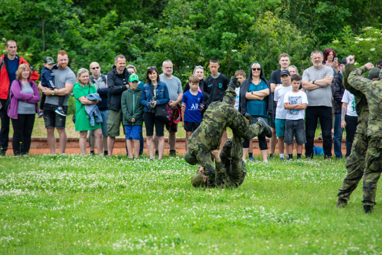 FOTOGALERIE: Den otevřených dveří v armádním areálu v Přáslavicích nabídl akční i statické ukázky
