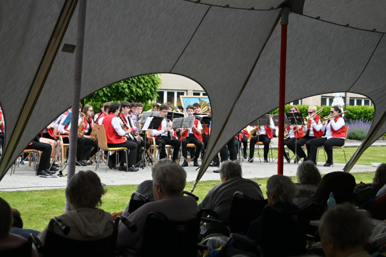 Česká klasika i exotické rytmy, takové byly Zahradní slavnosti ve Čtyřlístku