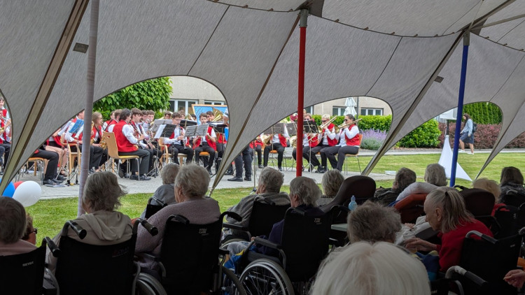 Česká klasika i exotické rytmy, takové byly Zahradní slavnosti ve Čtyřlístku