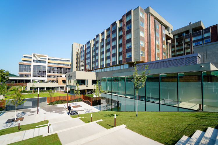 FOTOGALERIE: Bývalý InterContinental znovu otevřeli. Přístupný je i tunelem z náplavky