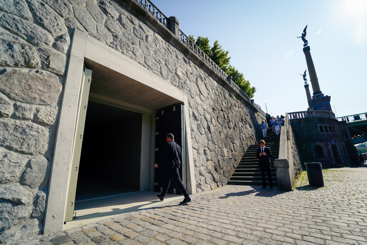 FOTOGALERIE: Bývalý InterContinental znovu otevřeli. Přístupný je i tunelem z náplavky