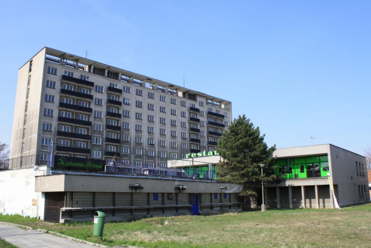 FOTOGALERIE: Strojař půjde k zemi příští rok, na místě vyrostou bytové domy