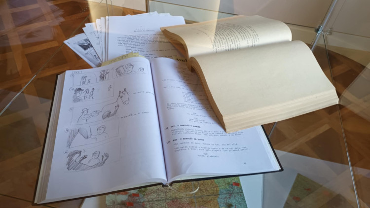 FOTOGALERIE: Zámek v Čechách pod Kosířem otevřel obnovenou expozici Zdeňka a Jana