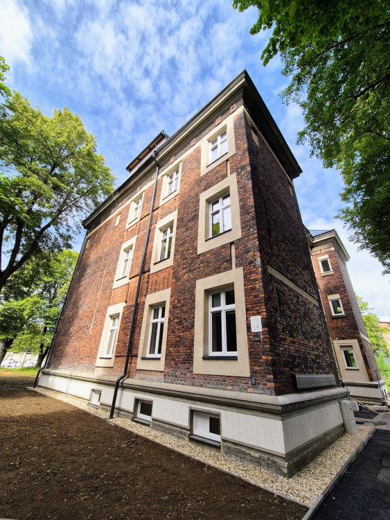 FOTOGALERIE: Vítkovický Lipový dvůr. V areálu z časů Rakousko-Uherska se opět bydlí