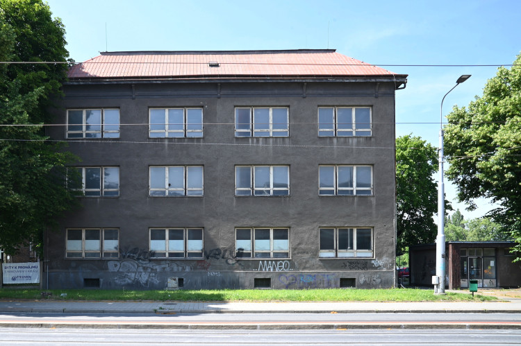 FOTOGALERIE: Vítkovický Lipový dvůr. V areálu z časů Rakousko-Uherska se opět bydlí