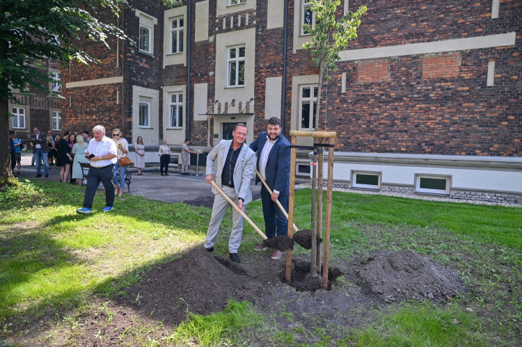 FOTOGALERIE: Vítkovický Lipový dvůr. V areálu z časů Rakousko-Uherska se opět bydlí