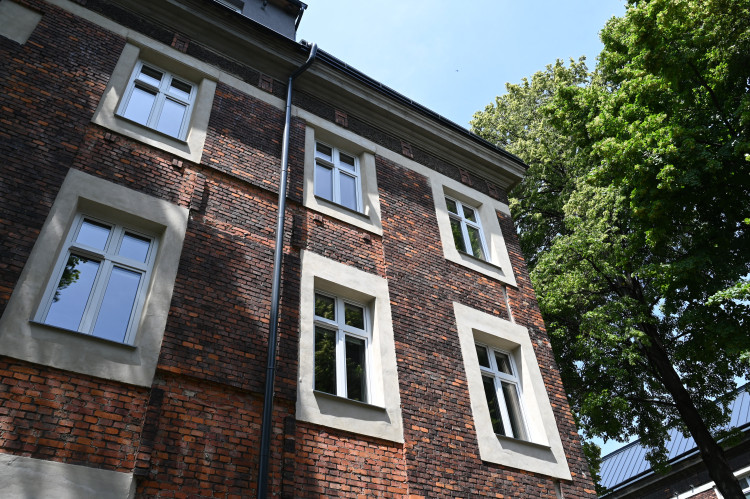 FOTOGALERIE: Vítkovický Lipový dvůr. V areálu z časů Rakousko-Uherska se opět bydlí