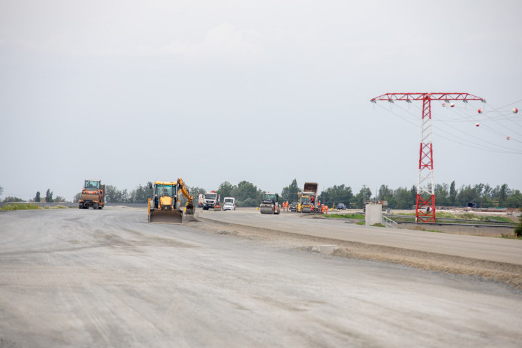 FOTOGALERIE: Klíčová část dálnice D1 u Přerova dostává finální cementobetonový povrch