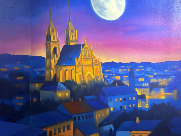 FOTOGALERIE: Svět naruby v centru Brna. Nové muzeum iluzí láká na optické triky a zrcadla