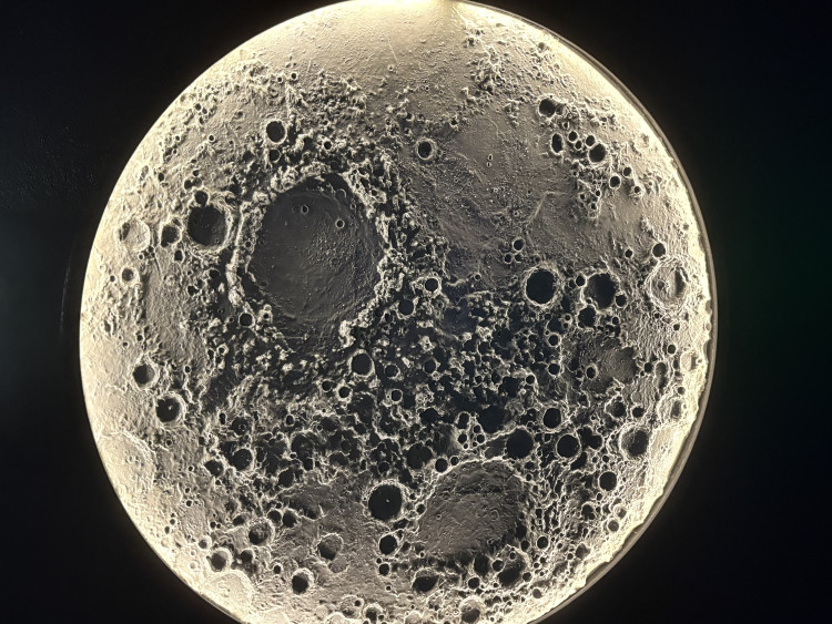 FOTOGALERIE: Svět naruby v centru Brna. Nové muzeum iluzí láká na optické triky a zrcadla