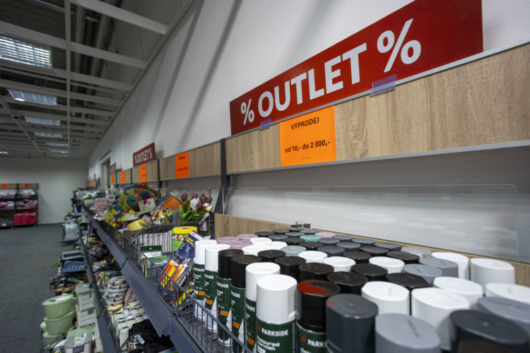 FOTOGALERIE: V nákupní zóně na okraji Olomouce funguje nová prodejna Lidl Outlet