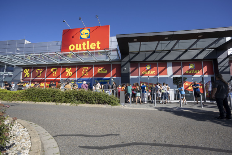 FOTOGALERIE: V nákupní zóně na okraji Olomouce funguje nová prodejna Lidl Outlet