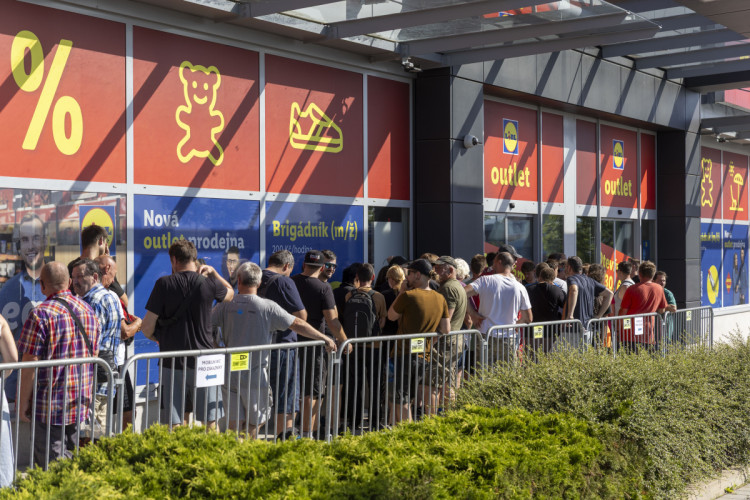 FOTOGALERIE: V nákupní zóně na okraji Olomouce funguje nová prodejna Lidl Outlet