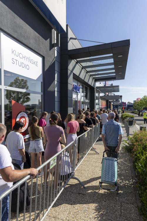 FOTOGALERIE: V nákupní zóně na okraji Olomouce funguje nová prodejna Lidl Outlet